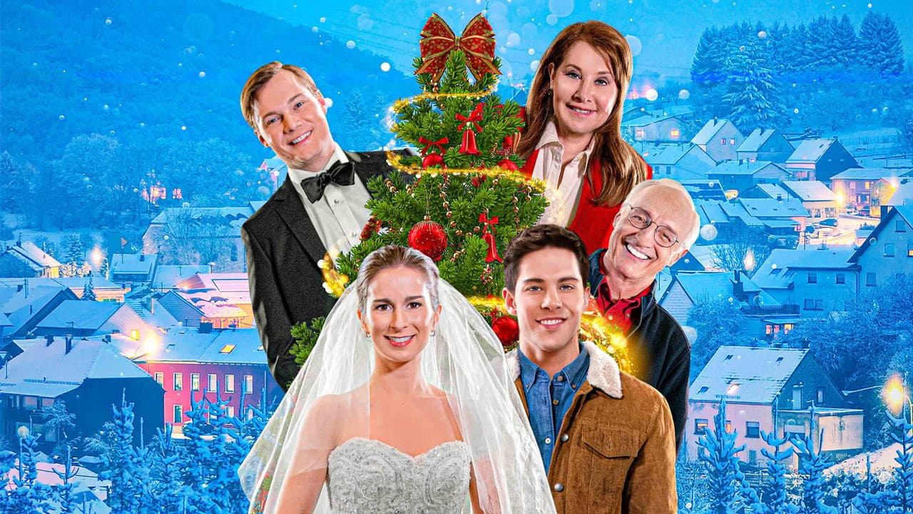Szene aus Hochzeit unter dem Weihnachtsbaum