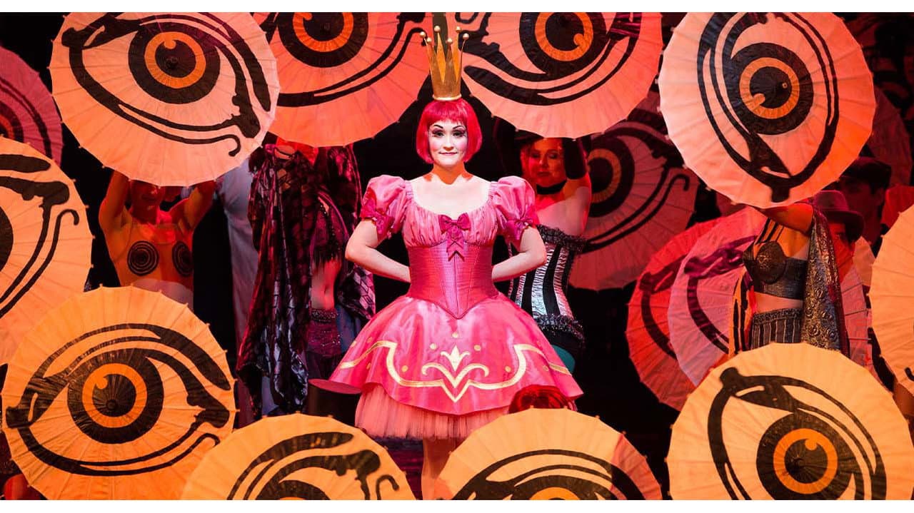 Szene aus The Metropolitan Opera: Les Contes d’Hoffmann