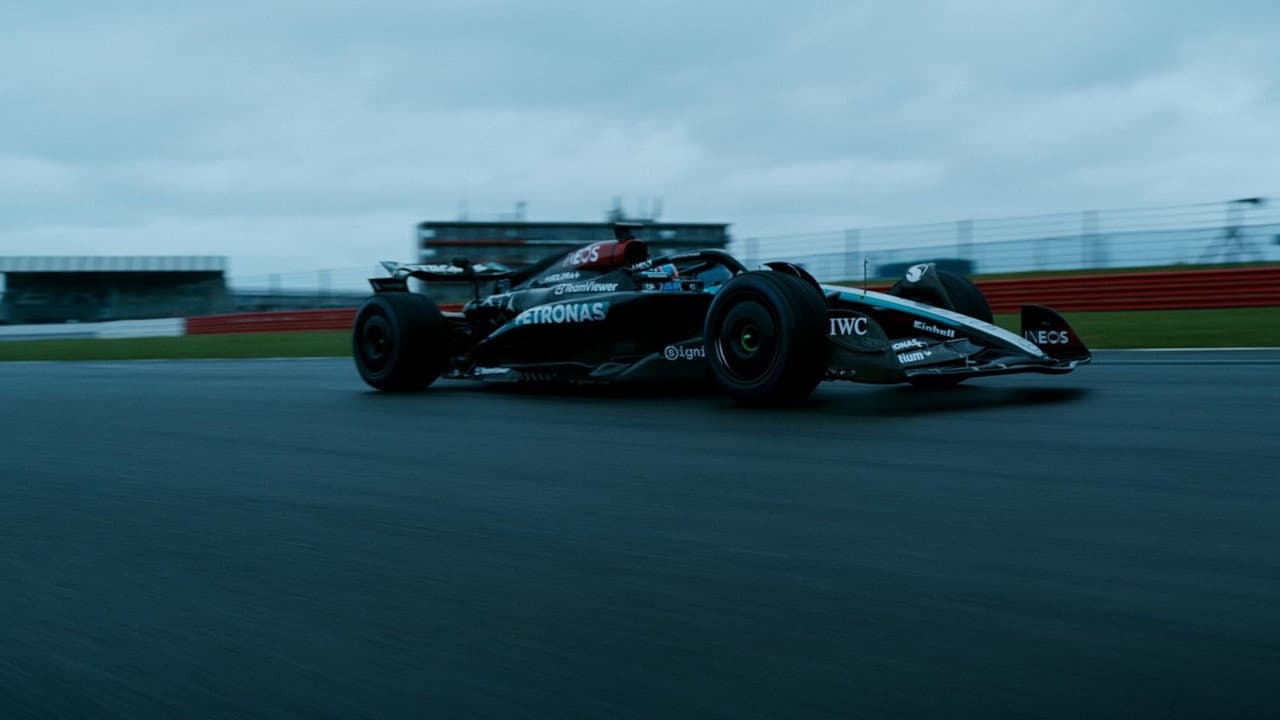Szene aus The Seat: Kimi Antonelli fährt für Mercedes