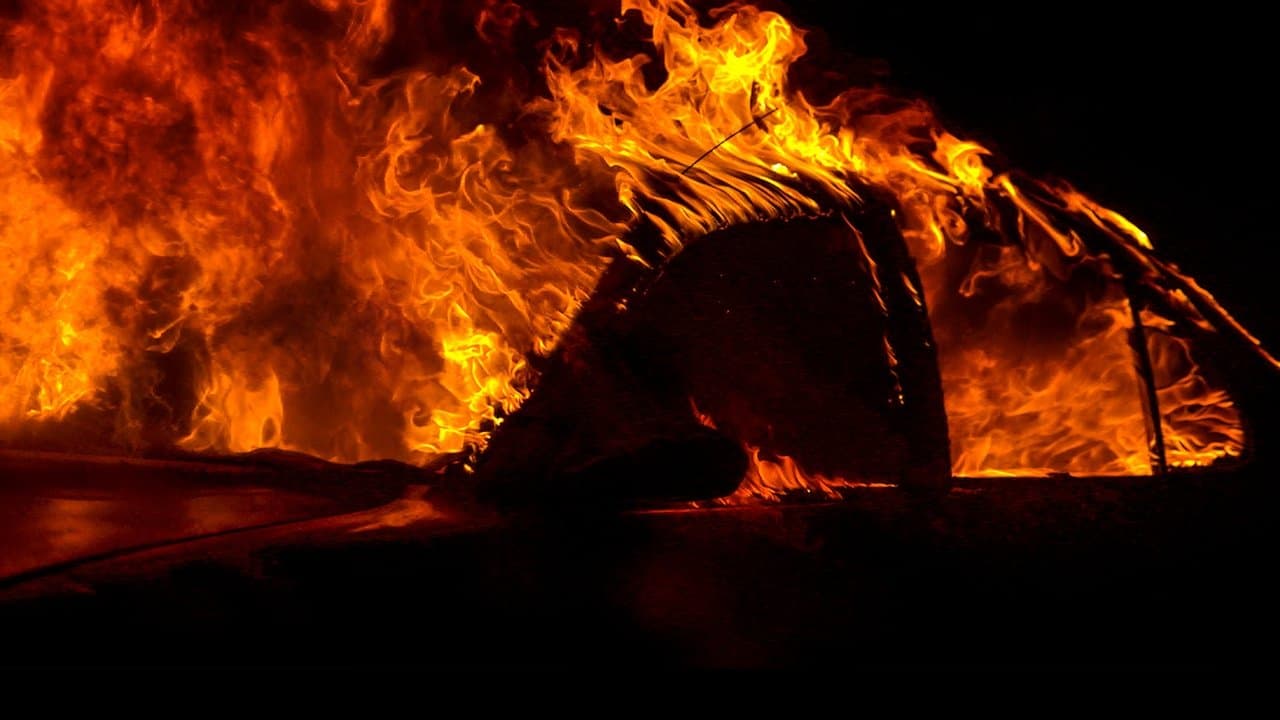 Szene aus Fire in Paradise