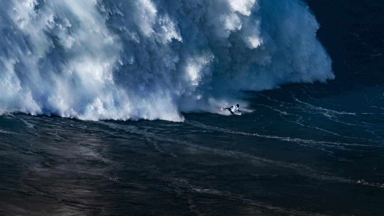 Szene aus 100 Foot Wave