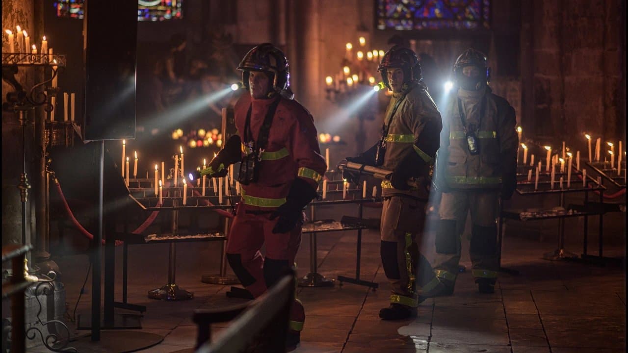 Szene aus Notre-Dame in Flammen