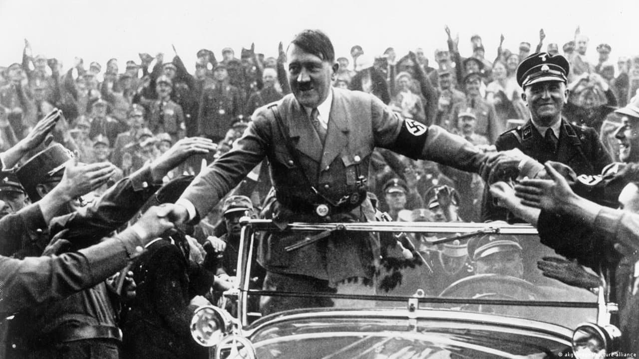Szene aus The Dictators: Hitler