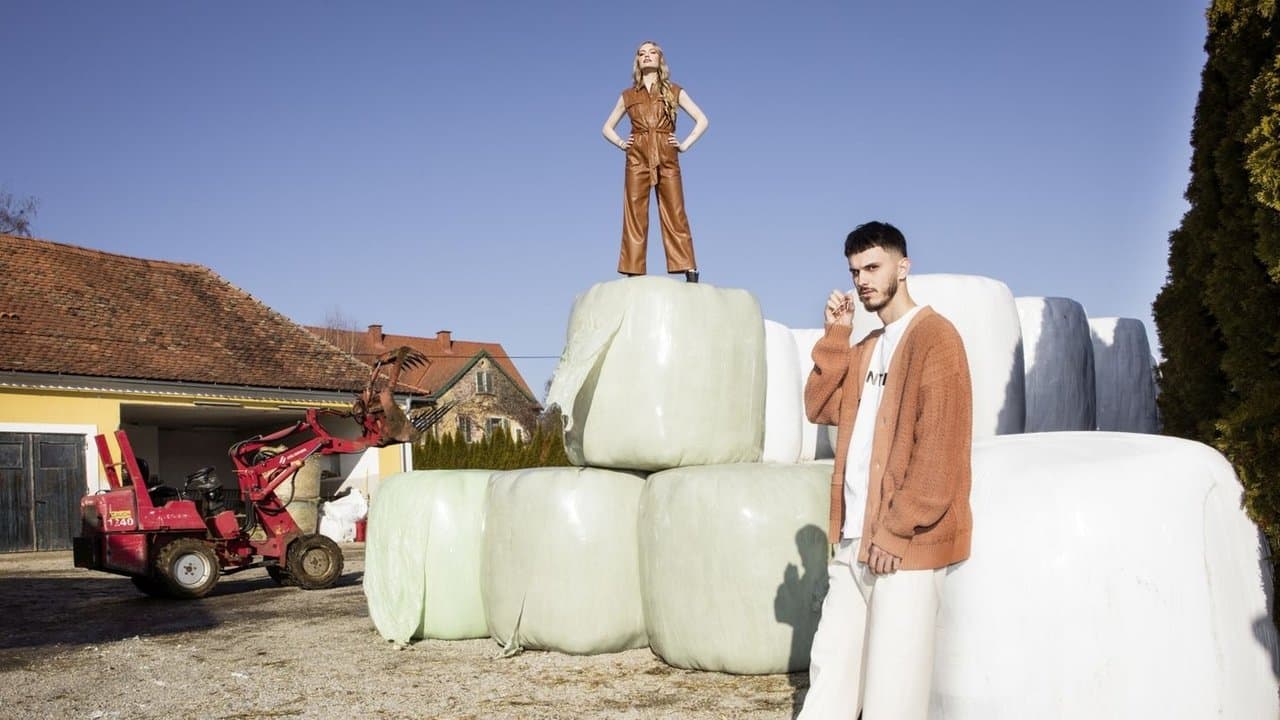 Szene aus Unser Hof - Mit Cheyenne und Nino
