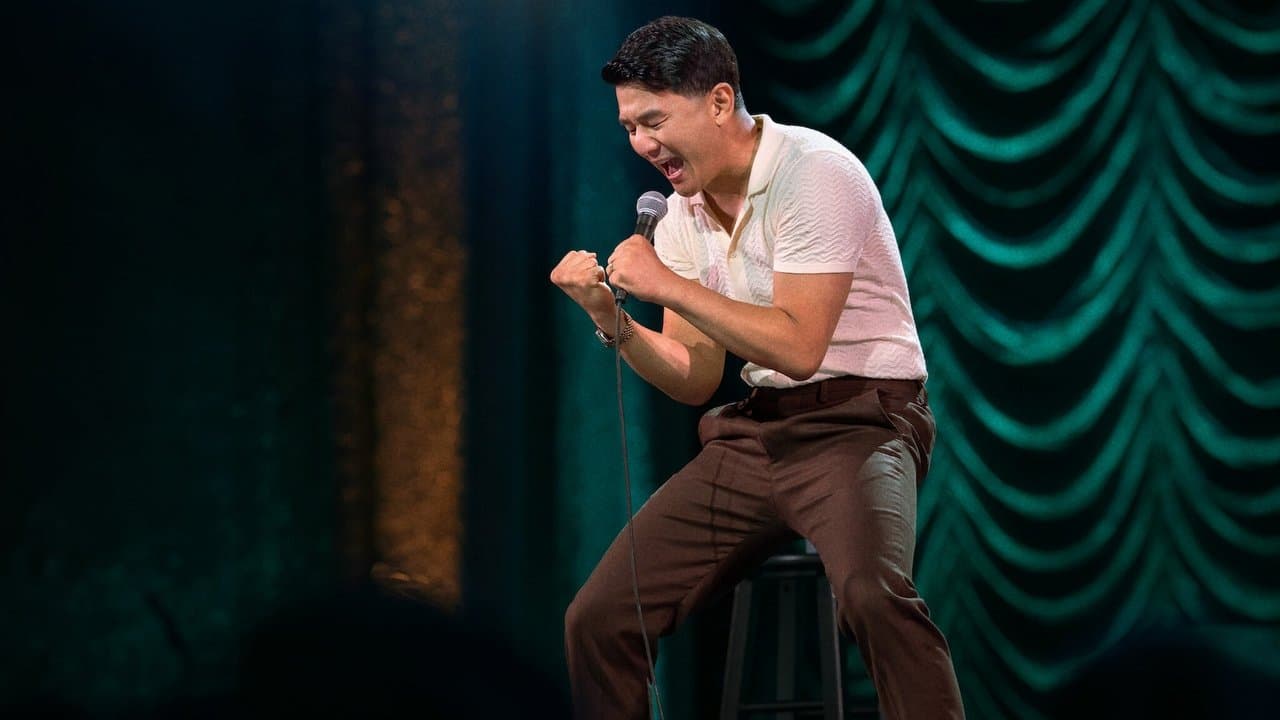 Szene aus Ronny Chieng: Love to Hate It