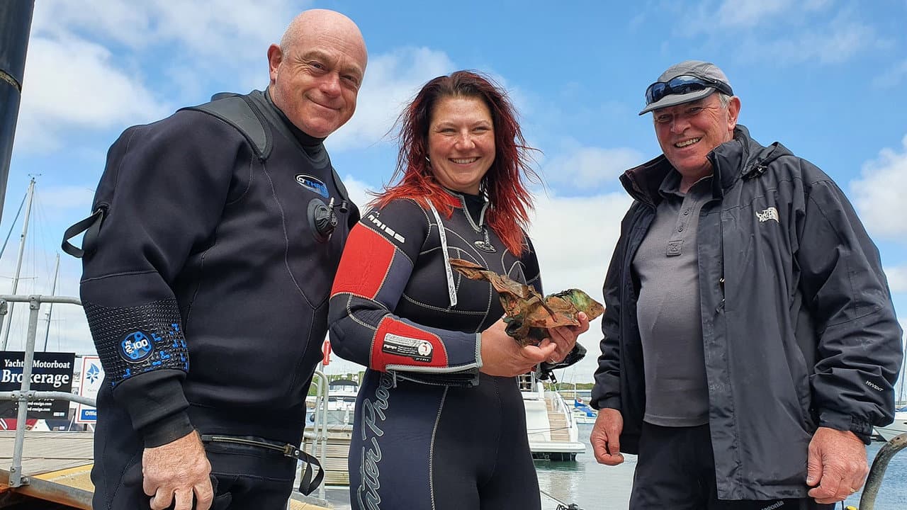 Szene aus Ross Kemp: Shipwreck Treasure Hunter