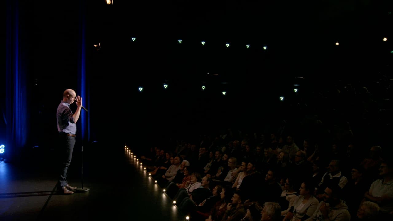 Szene aus Tom Gleeson: Joy