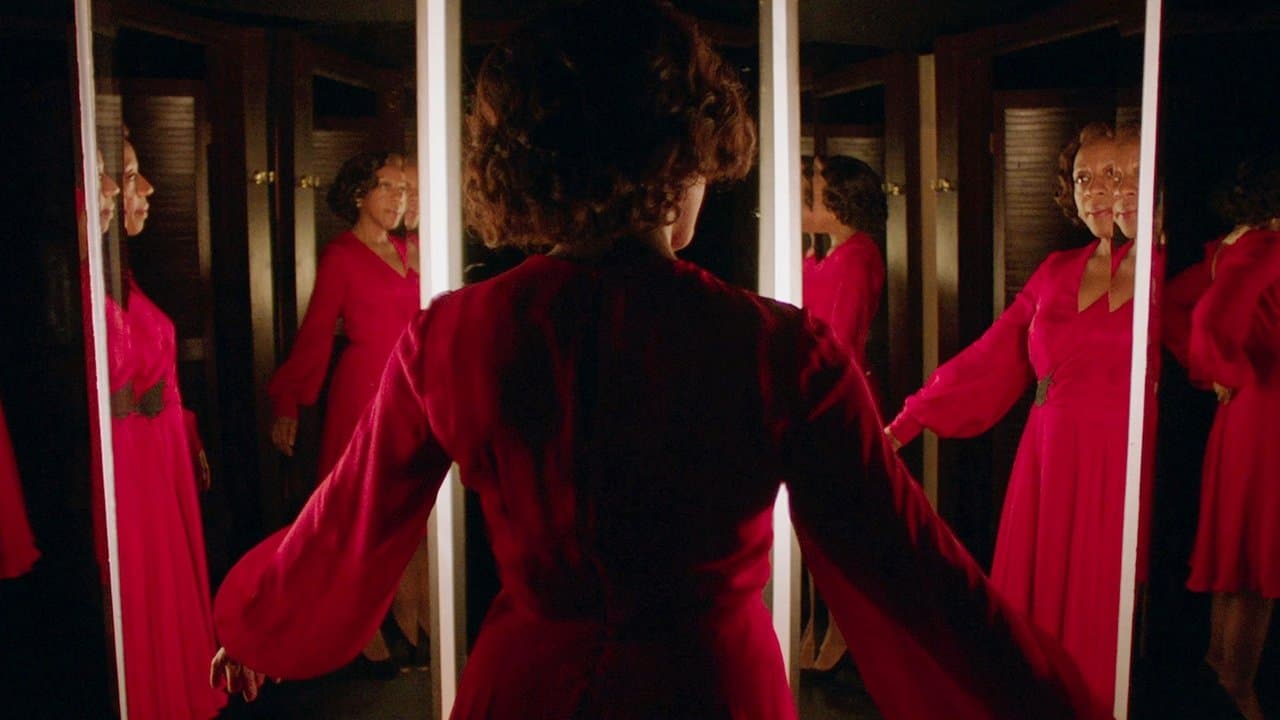 Szene aus Das blutrote Kleid