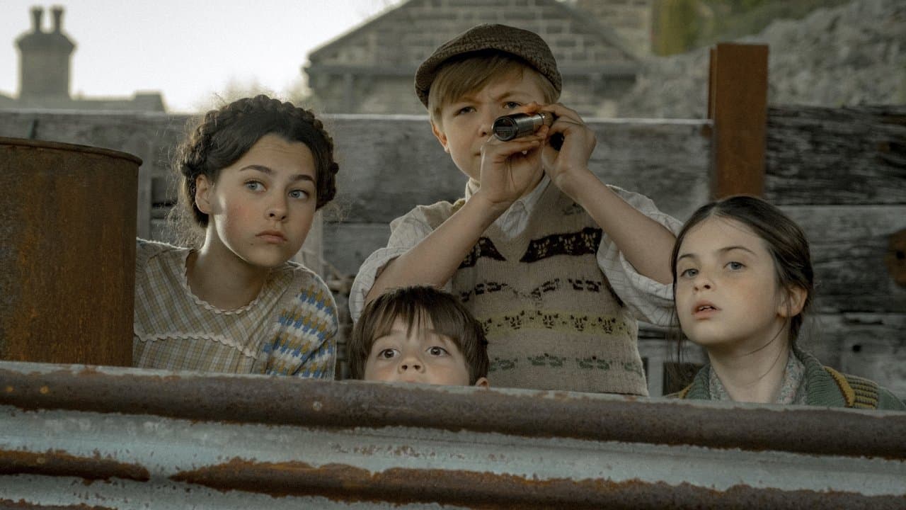 Szene aus The Railway Children Return