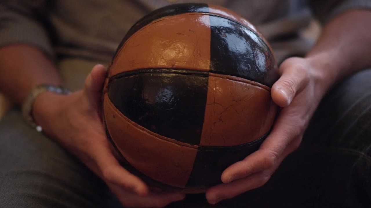 Szene aus Bounce: How the Ball Taught the World to Play