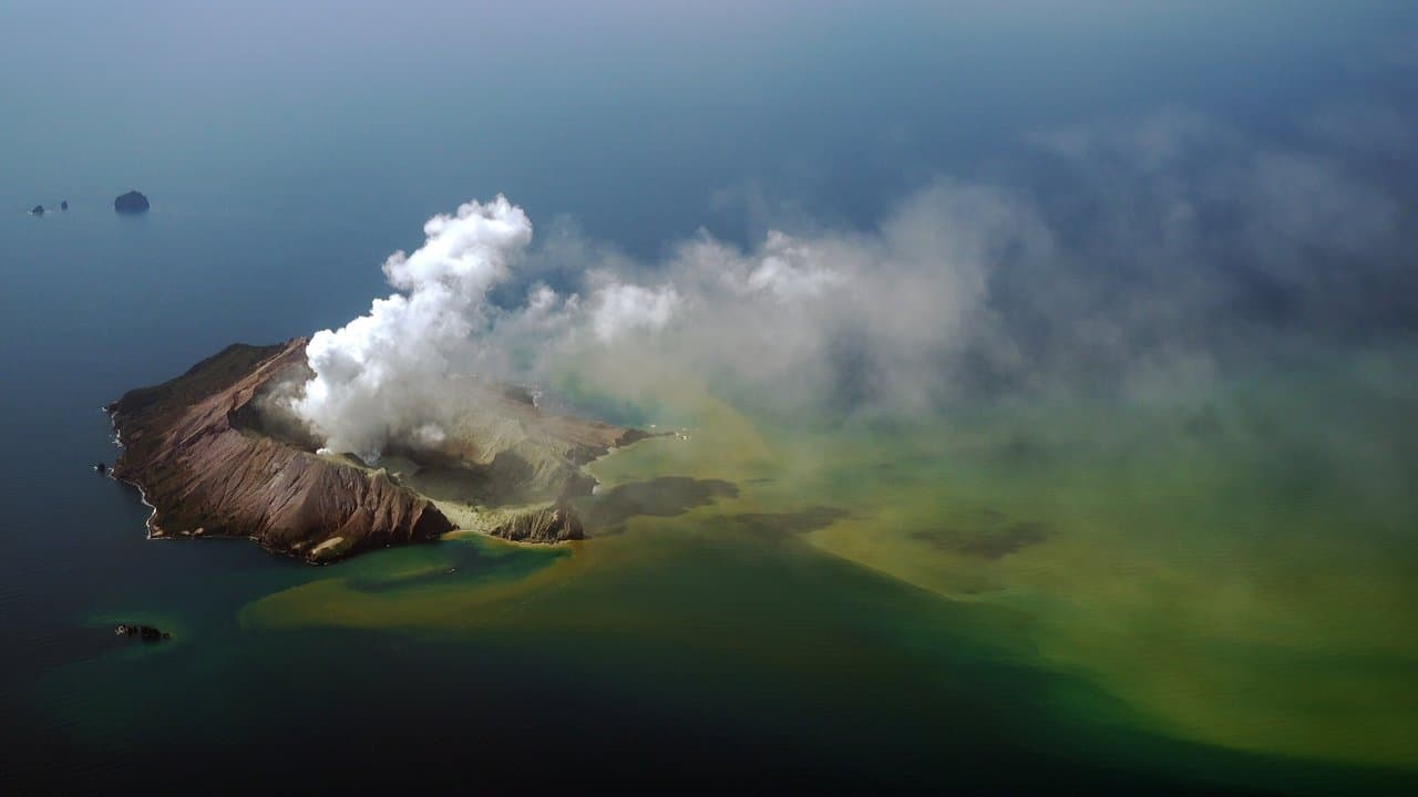Szene aus Der Vulkan: Rettung von Whakaari